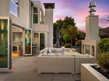 Quiet Luxury - Fendalton at Its Finest!