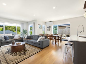 Multigenerational Magnificence