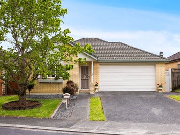 FAMILY ESTATE SALE- B n T IN HENDERSON HEIGHTS!