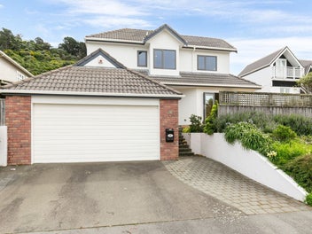 MODERNISED FAMILY HOME IN THE HEART OF SEATOUN