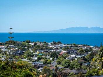 Luxury Home with Panoramic Sea Views & Rangi Zone