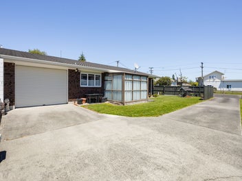 Tidy and Spacious - Centrally Located