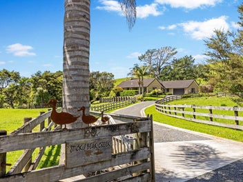 Rural Retreat by the Sea
