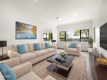 Solid, Stylish and Freehold!