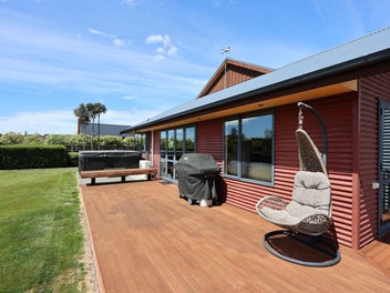 ROOM TO GROW, RELAX & ENTERTAIN