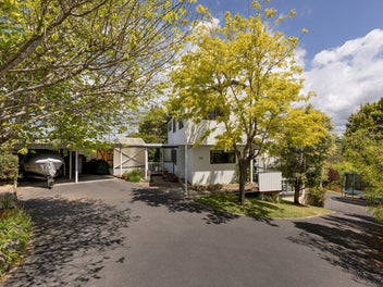 A Bellevue Beauty with Views to Remember