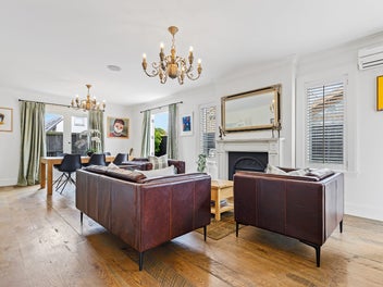 Standalone, Freehold & Double Garage