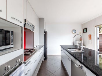 Modern Whakatane Home Near Town