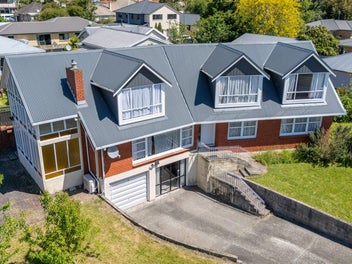 Big Family Home with Room for Everyone