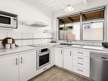 Tidy 2-Bedroom Unit in Popular Location