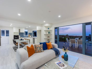 Panoramic Sea Views – Rangi Zone