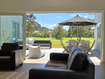 Matarangi Golf Front Living