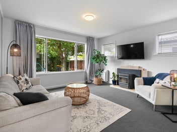 Charming Bungalow - Great First Home & Investment!