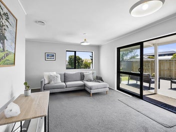 ACT FAST, RARE THREE BEDROOM TOWNHOUSE IN FITZROY