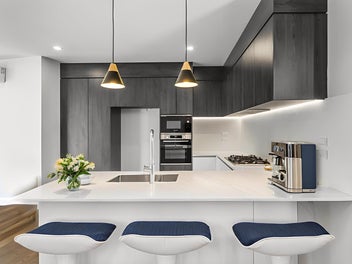 Modern Family Home in Prime Location