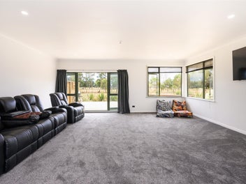 TEAM LEWIS - 50 M2 PRIVATE DECK? YOU GOT IT!