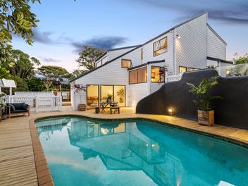 Chatswood: Renovated family home & minor dwelling