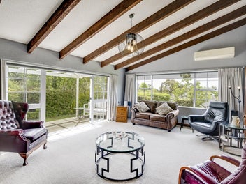 Vendor on the move. Must be sold!