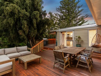 FAMILY LIVING ON 1006M2 FREEHOLD