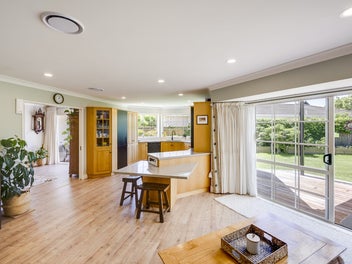 Birdwood Beauty - Motivated Vendors