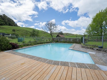 Country Charm - Modern Comfort