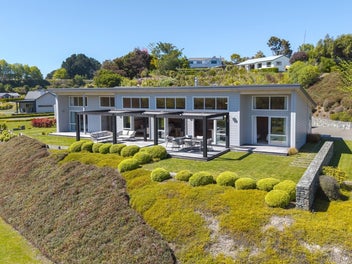 Exceptional lakeside value