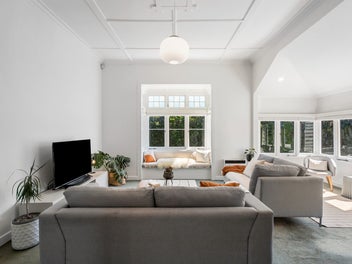 Grand Proportions - Premier Setting - Must Sell