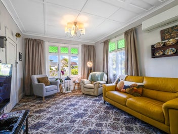 Beautiful bungalow bounty! Arrange a viewing!