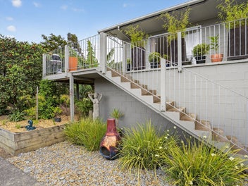 Relaxed Living - Walk to Paparoa Village!