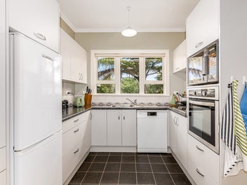 Ideal First Home with Space, Sun and Style