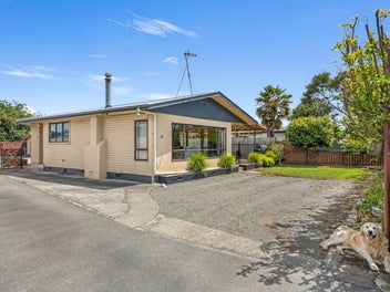 Your Lucky 13 on Appleby Highway