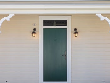 Brand New Heritage Style Cottage in Waitikiri