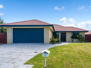 A Toast To Your New Home On Shiraz!