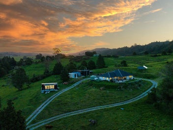 Premium Lifestyle Farm – Independence & Comfort