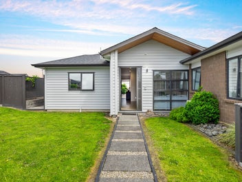 The Best of Huapai Living. Upgrade & Upsize.