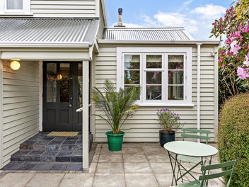 Life Feels Better on Friend