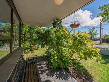 Spacious Unit and Move In Ready