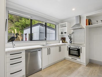 Picture-Perfect Starter in a Prime Location