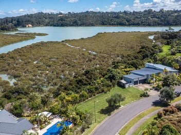 Picture-perfect waterfront living