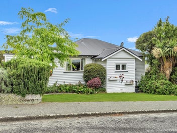 Warm and Welcoming with Stunning Outlook