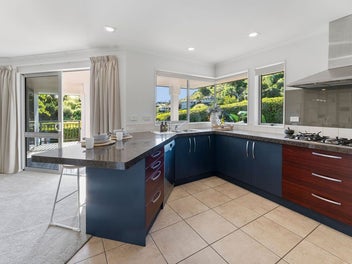 Sumptuous Four Bedroom Home, Easy Care and Central