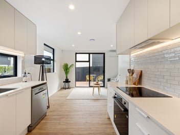 Last 2 on the block - Don't miss out!
