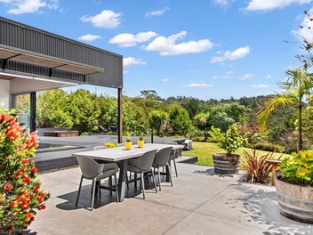 Peace, Privacy and Panoramic Valley Views