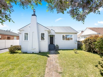 Lifestyle & Location - Selling after over 50 years