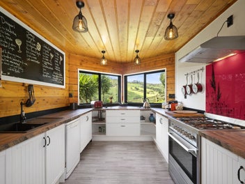 Affordable bush retreat in Hunua!