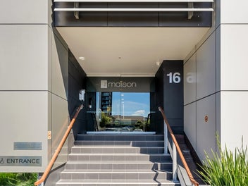 Takapuna Living At It's Best