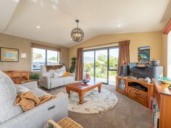 A Peaceful Hideaway with Modern Appeal