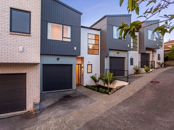 Coastal Elegance in Campbells Bay