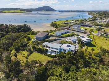 AN EXCEPTIONAL LIFESTYLE AWAITS