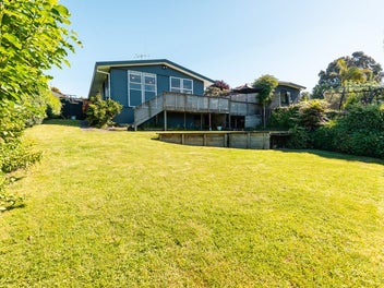 1960's Cottage Cutie